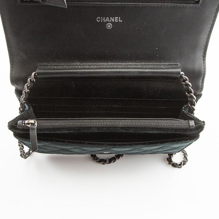 Chanel, väska "Boywallet on chain".