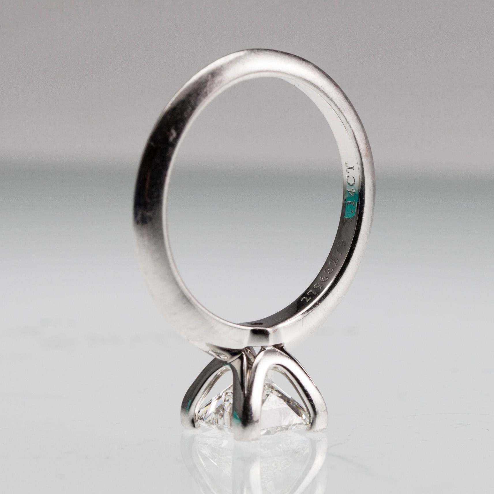 RING, prinsesslipad diamant 1.14 ct. G/vvs1, platina. Tiffany 2011. Storlek 15,5, vikt 4,4 g.