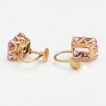 A pair of 14K gold earrings with synthetic pink sapphires. Westerback, Helsinki 1953.