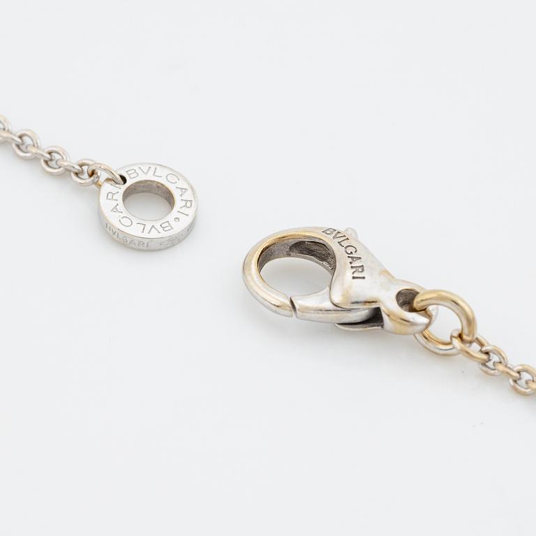 A Bulgari "Parentesi" pendant with a chain.