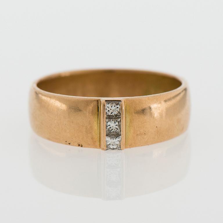 SORMUS, prinsessahiotut timantit, 14K kultaa. Einari Ailio, Jyväskylä 2004.