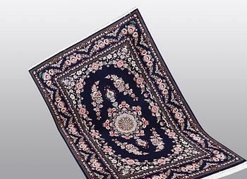 Matta, Isfahan, part silk, signerad Davari, ca 197 x 128 cm.