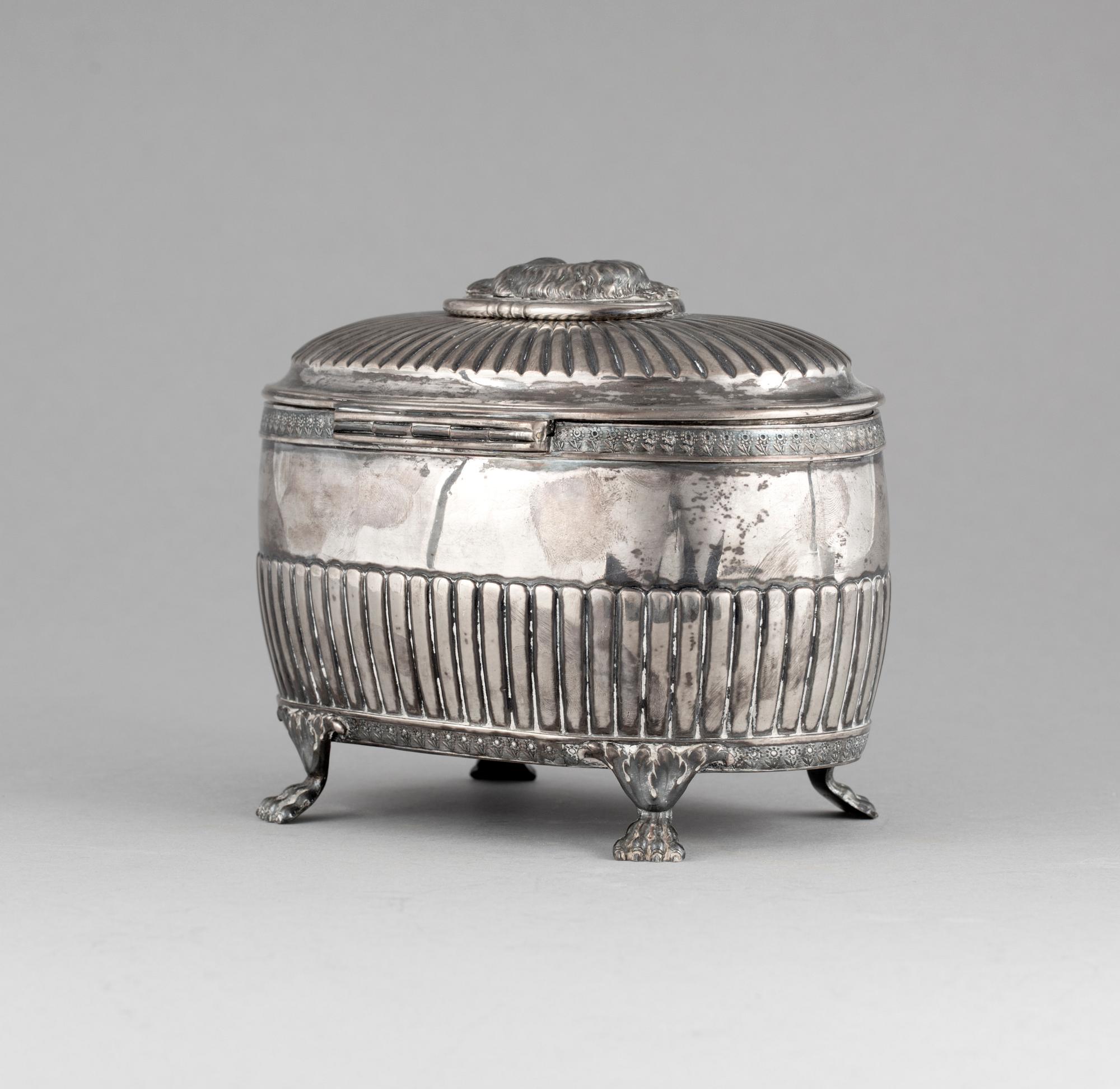 SOCKERSKRIN, silver, Gustaf Folcker, Stockholm 1824. Vikt ca 795 gram.