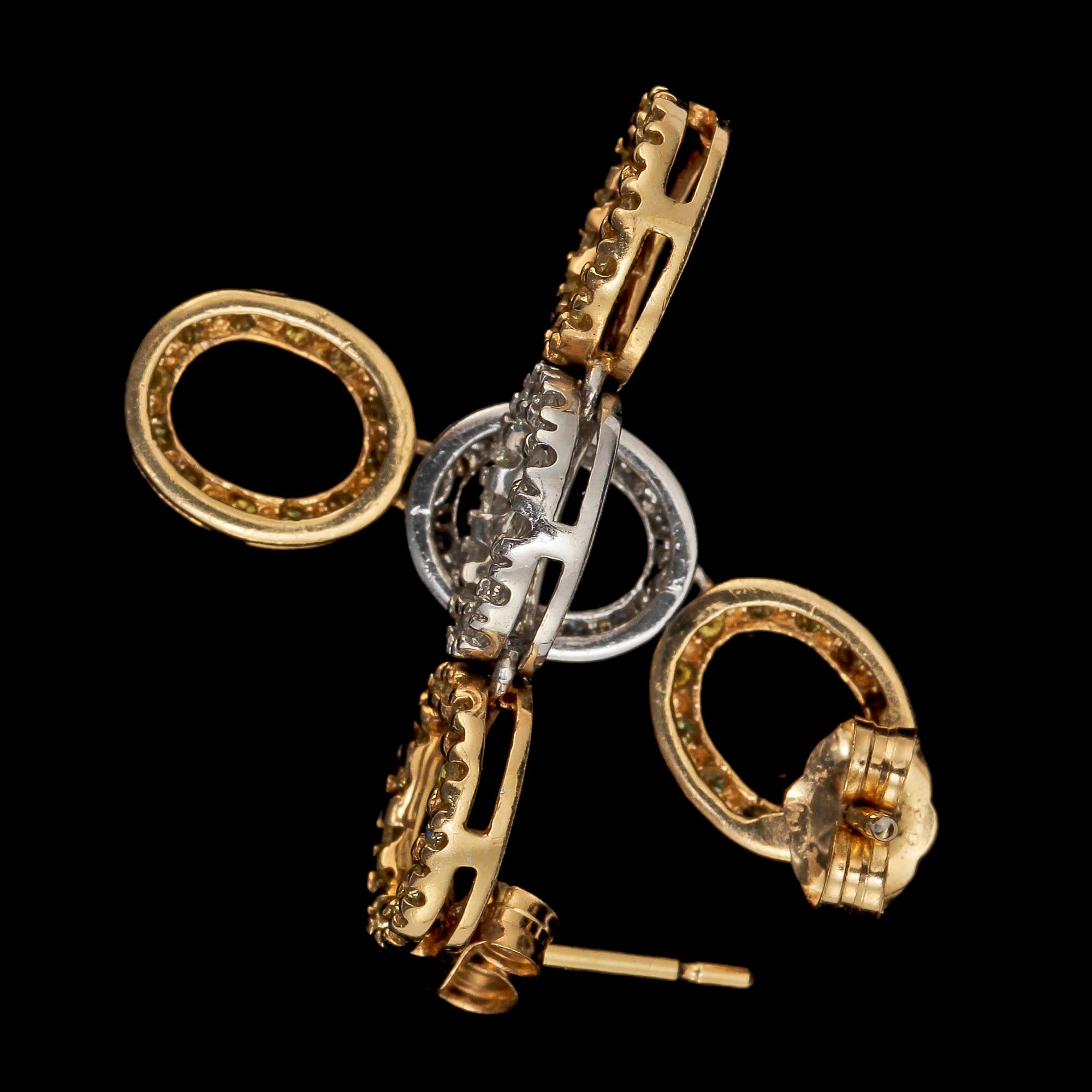 ÖRHÄNGEN, ett par, 14k vit- o rödguld med vita o gula briljantslipade diamanter tot ca 0,75ct. Vikt 3 g.