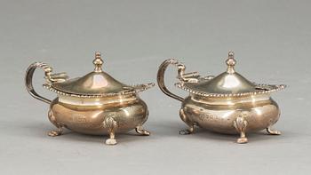 SALTKAR, ett par, Adie Brothers Ltd, Birmingham 1926, silver, vikt ca 168 g.