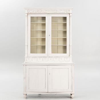 A display cabinet, first half of the 20th century.