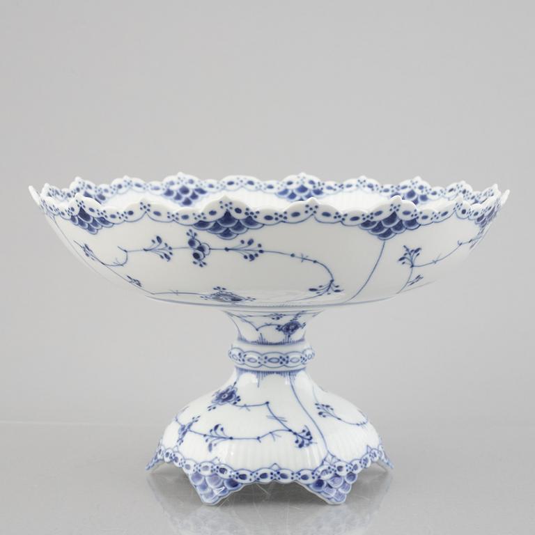 A 'Blue Fluted Half Lace' porcelain centerpiece bowl, Royal Copenhagen, model 634, 1898-1923.