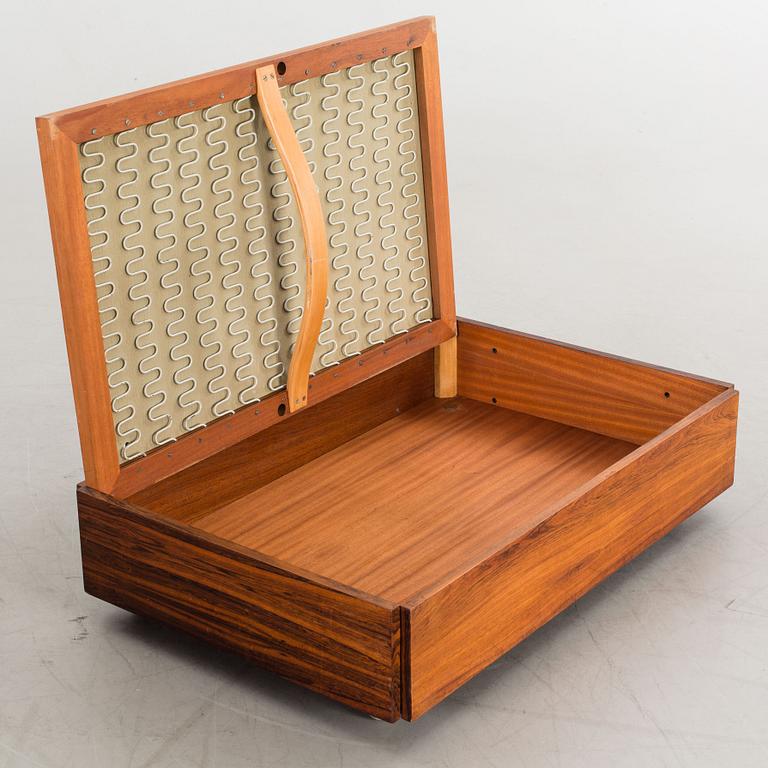 VERNER PANTON, a bar cabinet and couch, designed 1961. Cites-certificate.