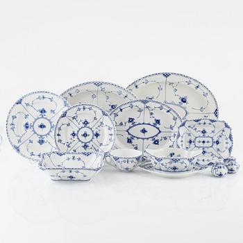 Dinner service, 34 pieces, porcelain, "Musselmalet Halvblonde", Royal Copenhagen, Denmark.