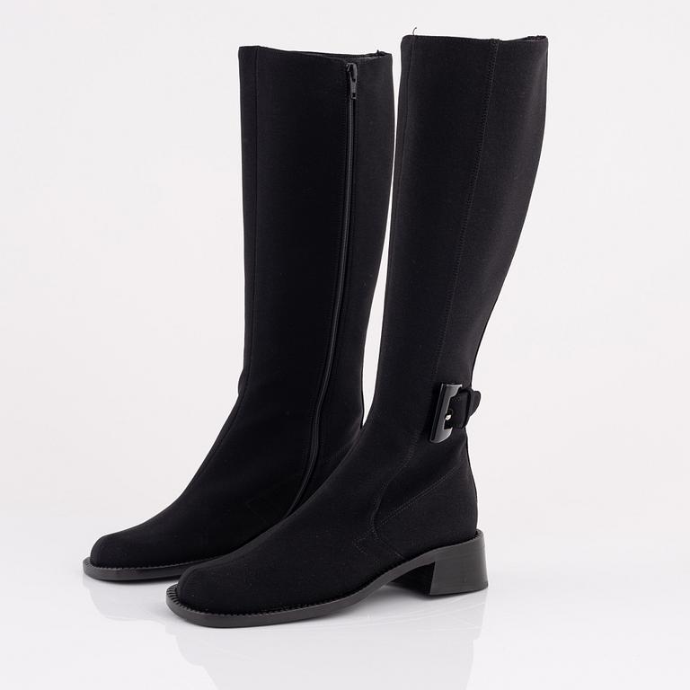 Prada, a pair of black boots, size 37.