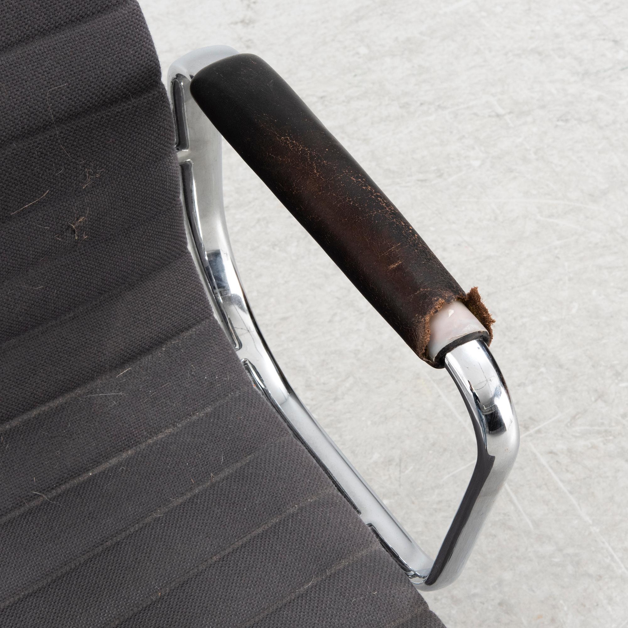 Charles & Ray Eames, EA 108 office chair, Vitra.