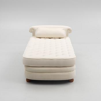 Josef Frank, sofa/ daybed, model 775, Svenskt Tenn.