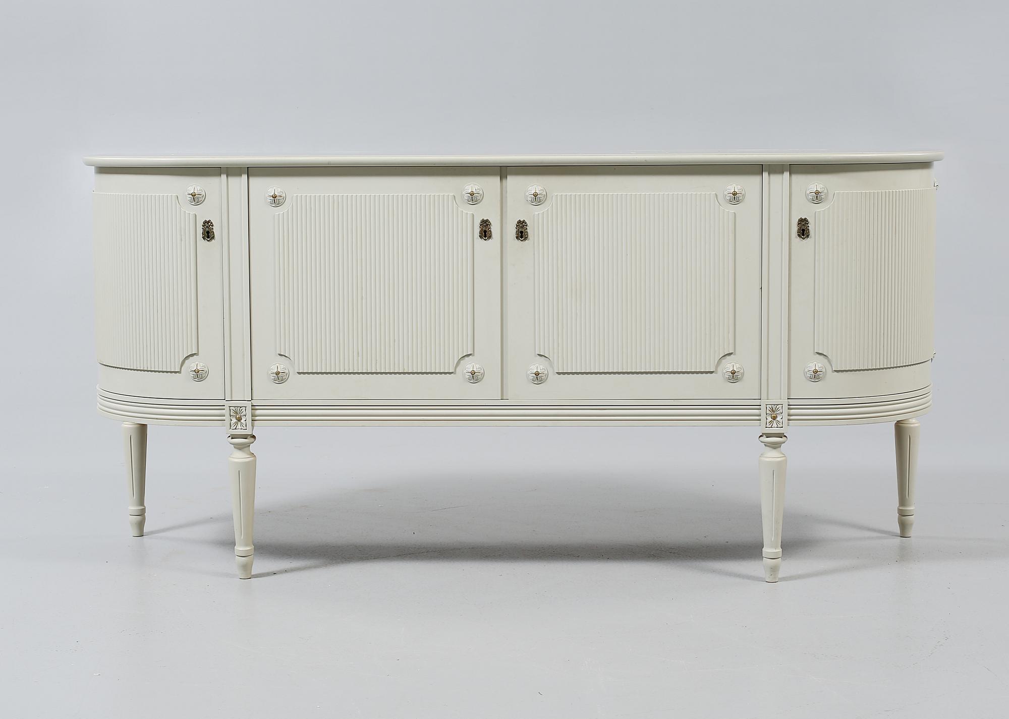 SIDEBOARD, gustaviansk stil, 1900-talets andra hälft.
