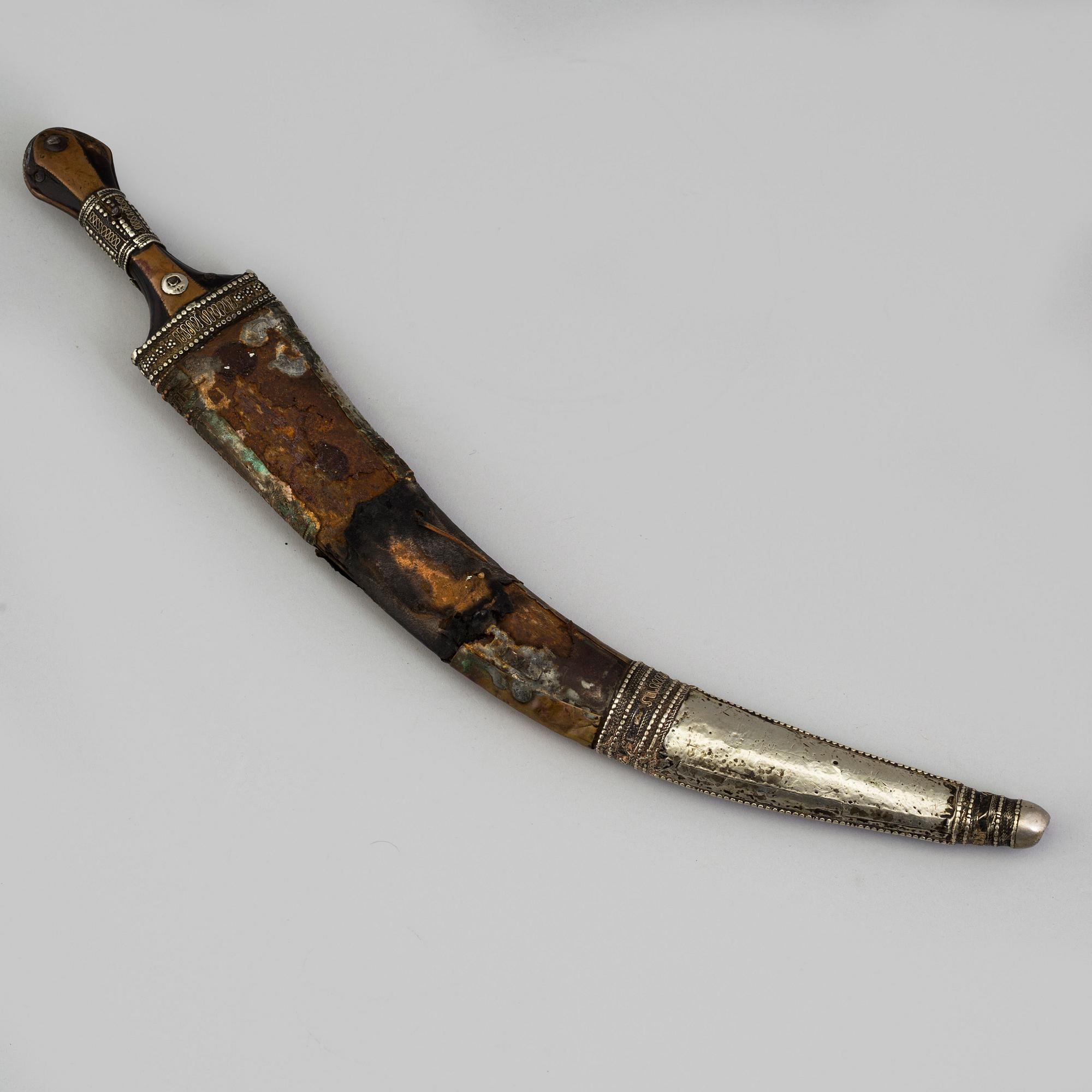 A Oriental Dagger from around year 1900.