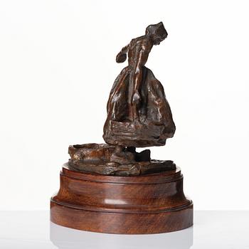 Carl Milles, Woman carrying water (for salt and pepper).