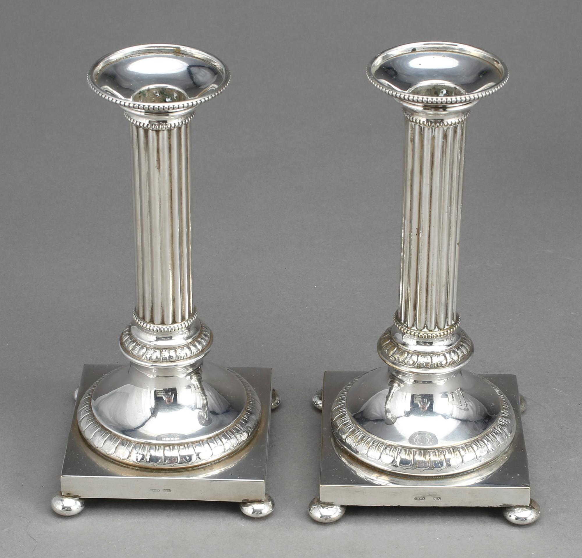 LJUSSTAKAR, ett par, nysilver, gustaviansk stil, 1900-tal.