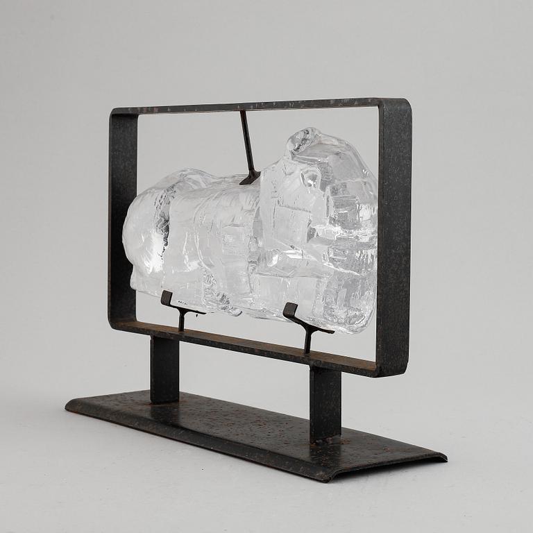 Erik Höglund, a cast glass sculpture mounted in cast iron.