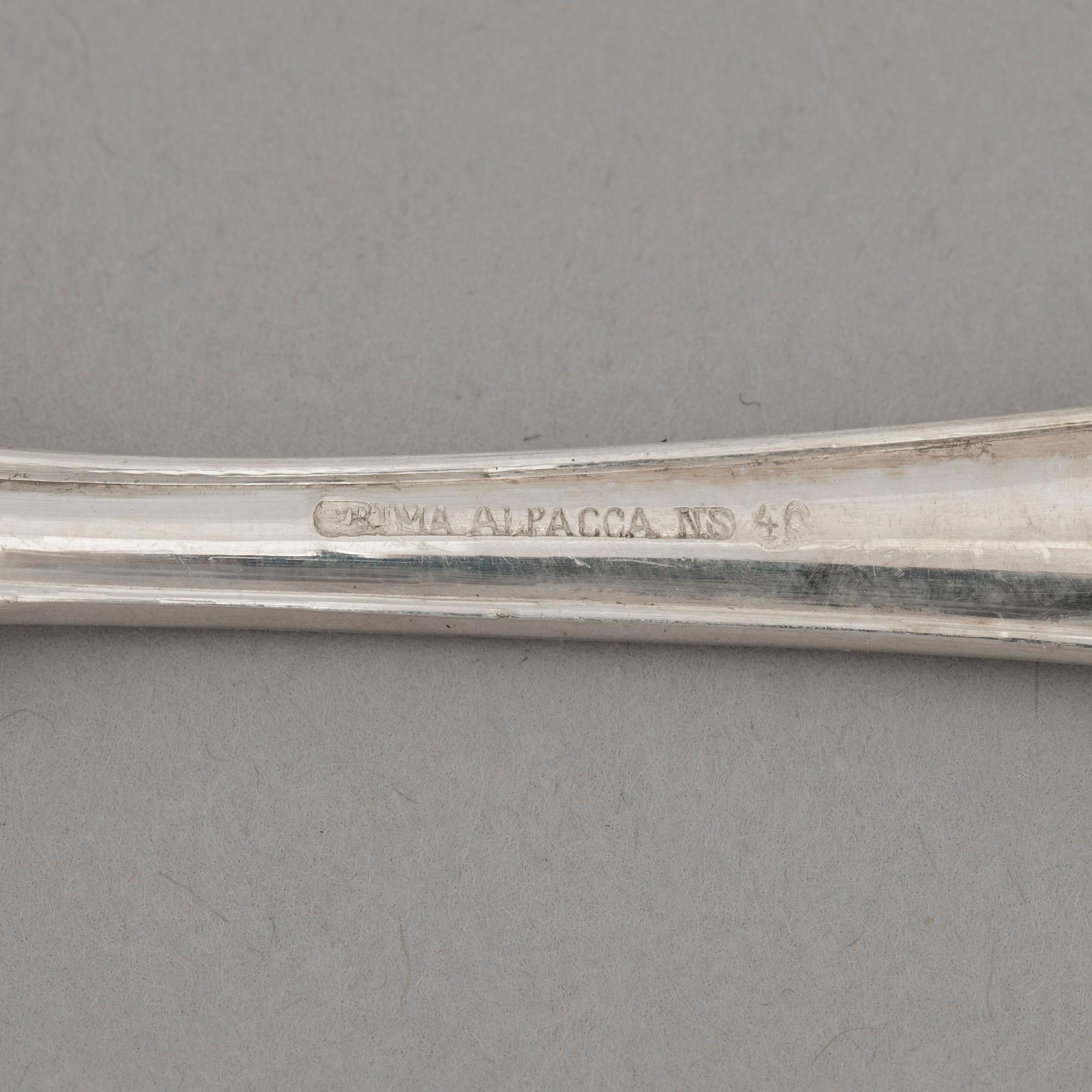 FISKBESTICK, 24 delar, nysilver, "Spetsig svensk", tidigt 1900-tal.