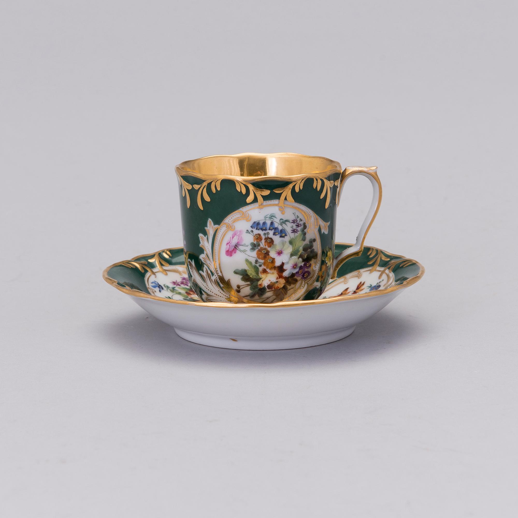 A Russian porcelain cup with saucer, Popov Porcelain Manufactory, Gorbunovo, Russia 1825-1850.