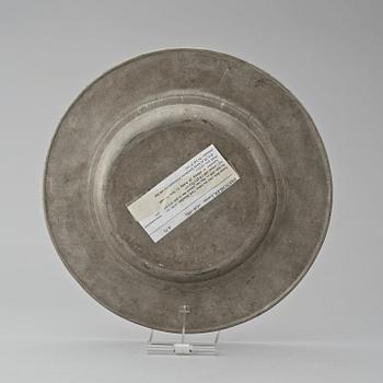 A Swedish 17th century pewter charger presumably by L Drenchler (Stockholm 1678-1685).