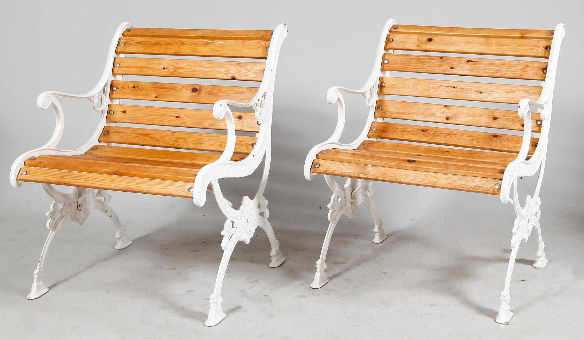 TRÄDGÅRDSBORD samt KARMSTOLAR, 4 st, gjutgods, 1900-tal.