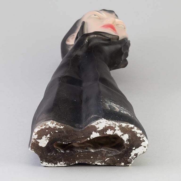 MANNEKÄNGDOCKA, bemålat gips. Christian Dior, troligen 1930-tal.
