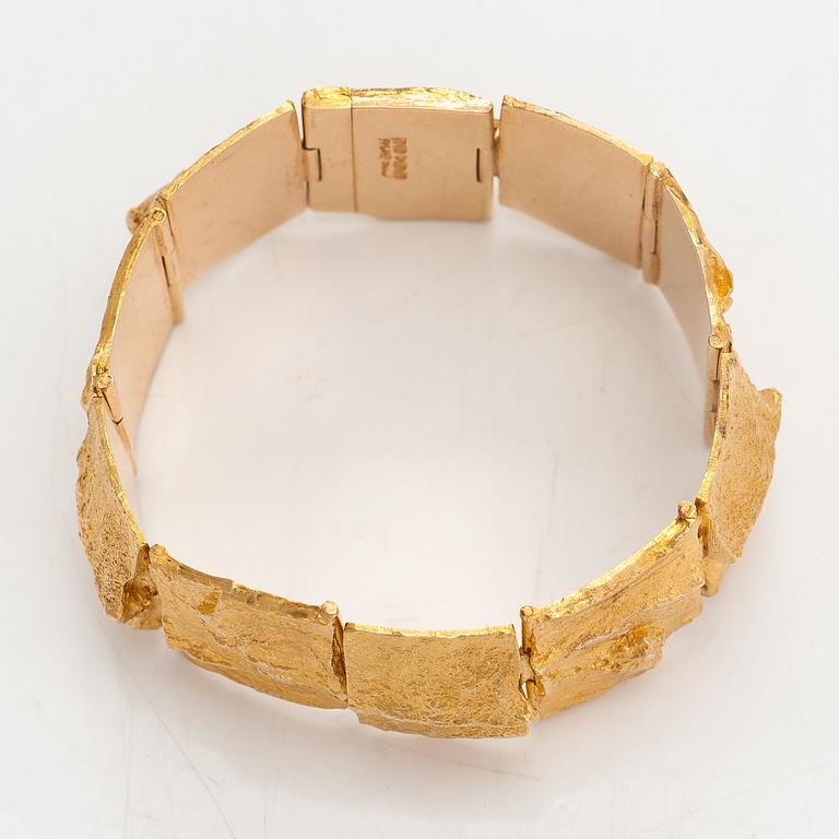 Björn Weckström, A 14K gold bracelet "Golden river". Lapponia 1970.