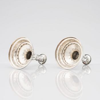 Sigismund Novisadi d.y, ljusstakar, silver, ett par, Karlskrona 1780. Gustavianska.