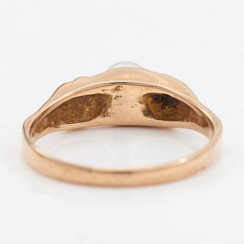 Björn Weckström, A 14K gold and cultured pearl ring 'Small word' for Lapponia 1969.
