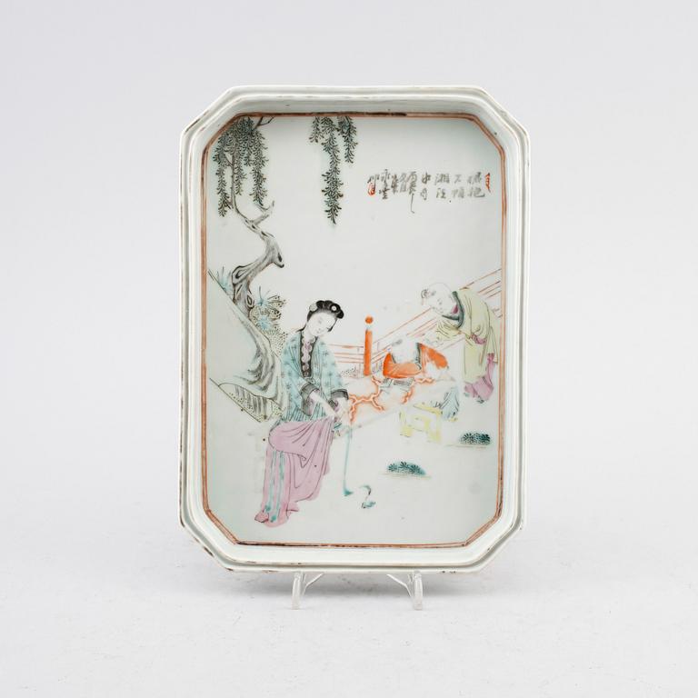 BRICKA, porslin, Kina, 1800-tal.