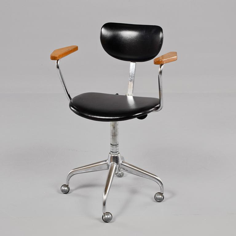 SKRIVBORDSSTOL, 1900-talets första hälft.