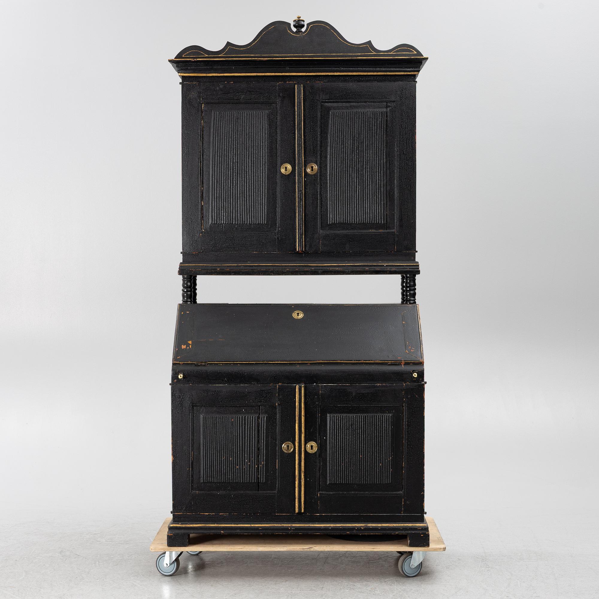 Writing cabinet, first half of the 19th century.