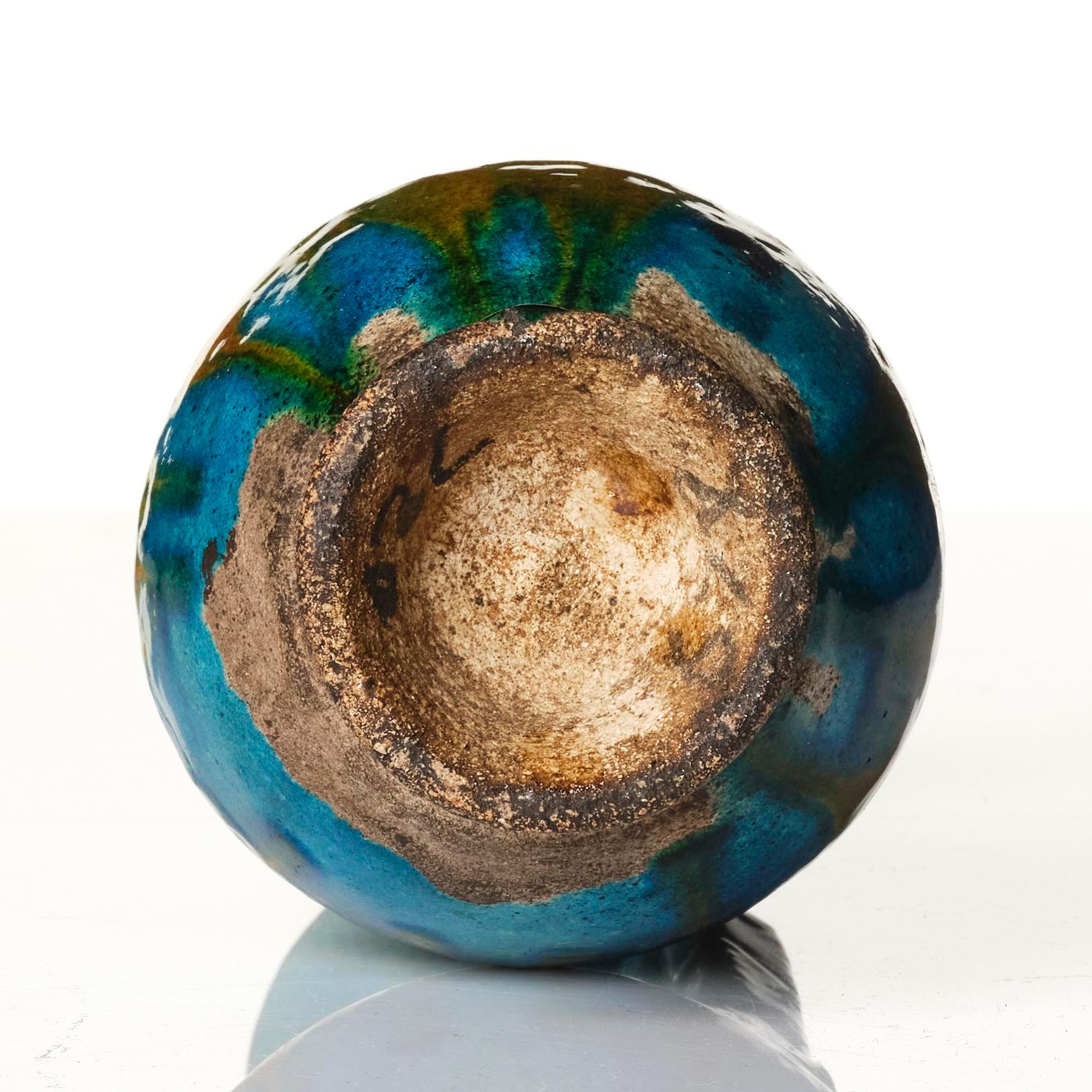 A yellow and turquoise glazed amfora vase, Ming dynasty (1368-1644).