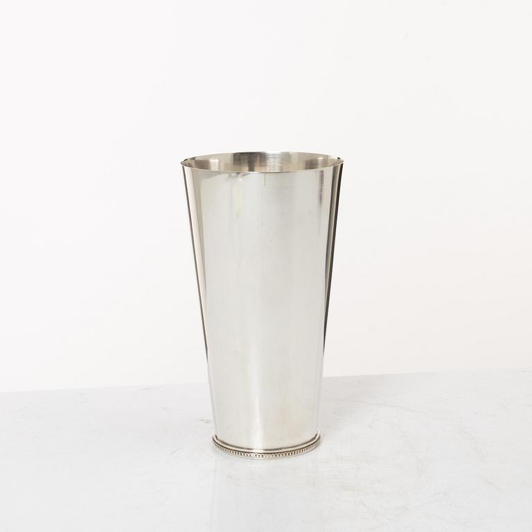 Wiwen Nilsson, vase, sterling silver, Anders Nilsson, Lund 1955.