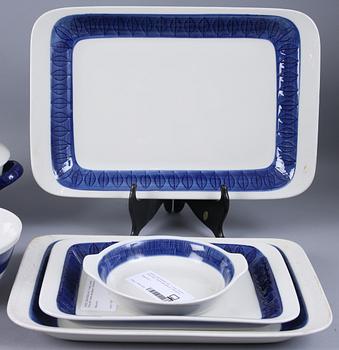SERVISDELAR, 11 st, porslin, "Koka Blå", Hertha Bengtsson, Rörstrand.
