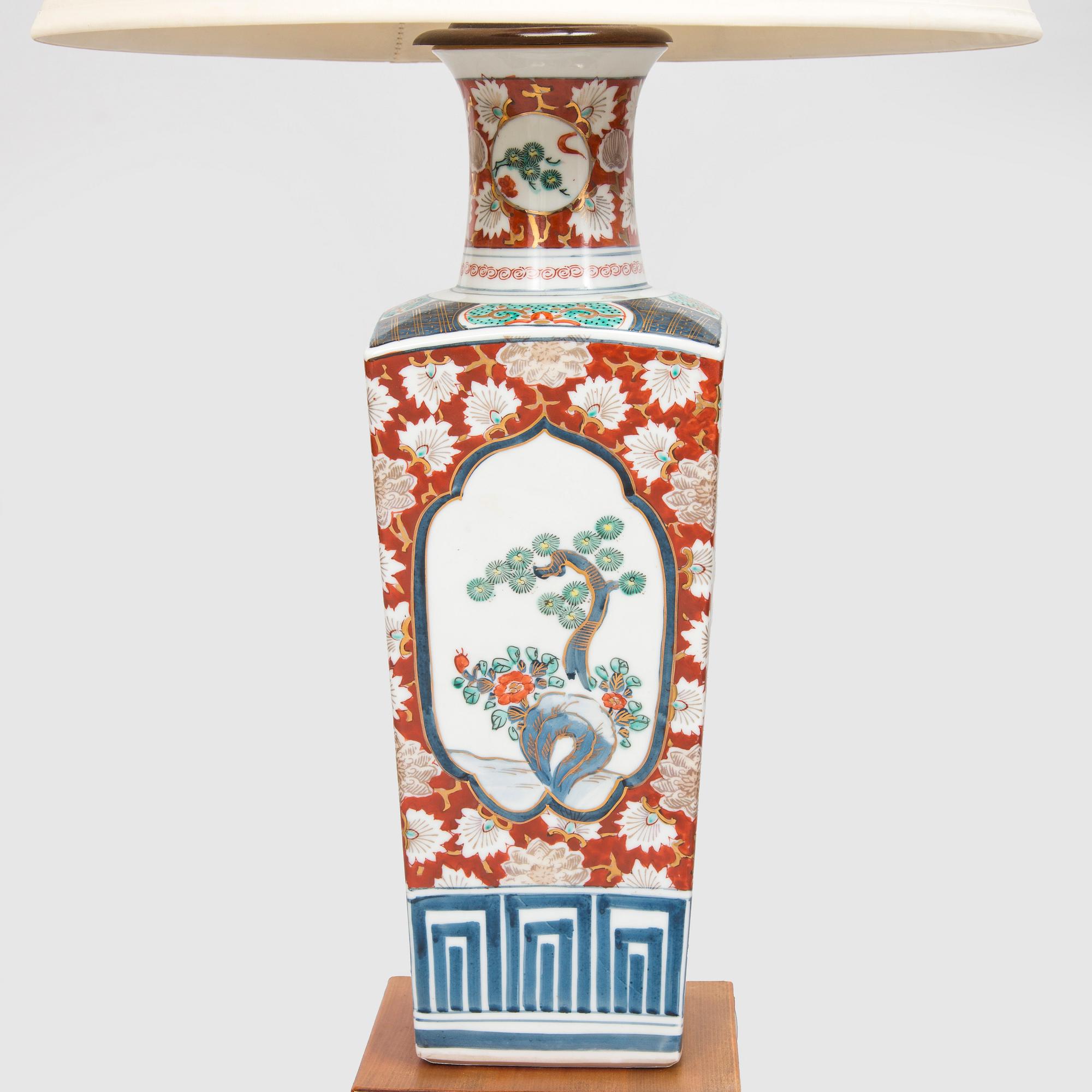 Bordslampa, porslin, Kina, 1900-tal.