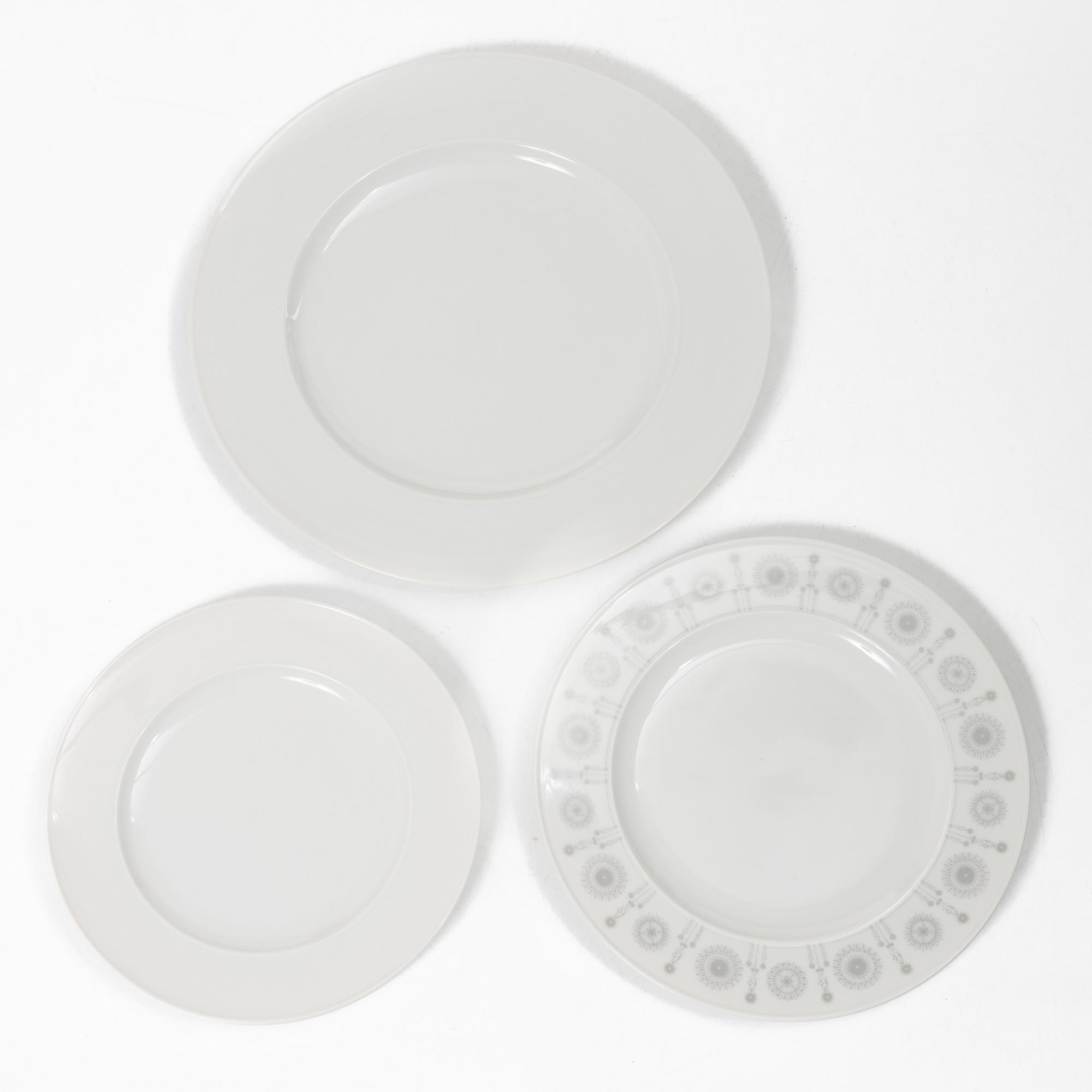 Tapio Wirkkala, A dinner service, 81 pieces, porcelain, “Variation”, Rosenthal Studio-line, designed in 1962.