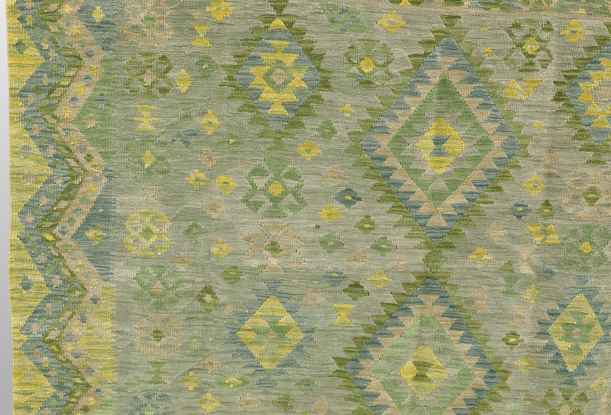 A Kilim carpet, 297 x 200 cm.