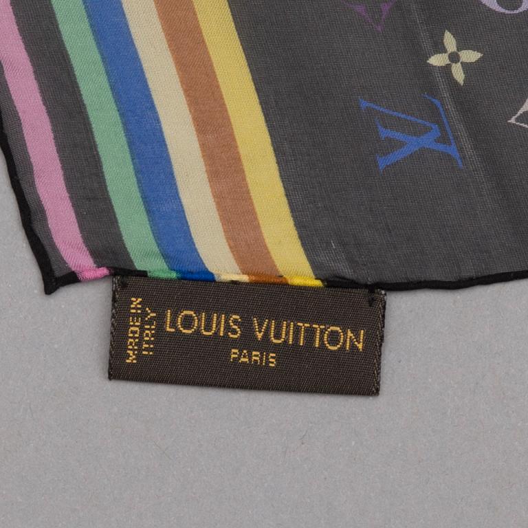 SCARF, Louis Vuitton.