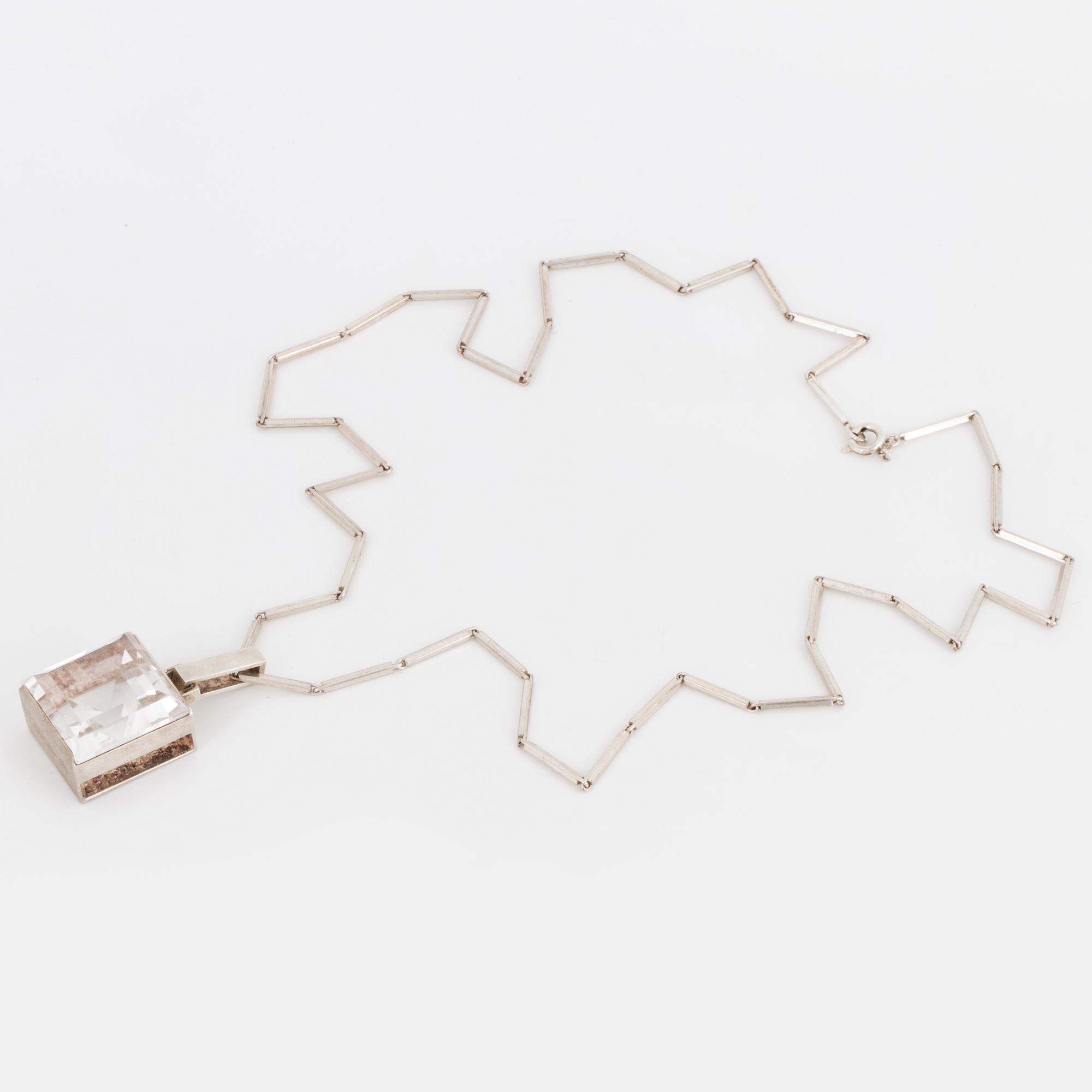 GUSTAF DAHLGREN & CO, Hänge med kedja, silver och bergkristall.