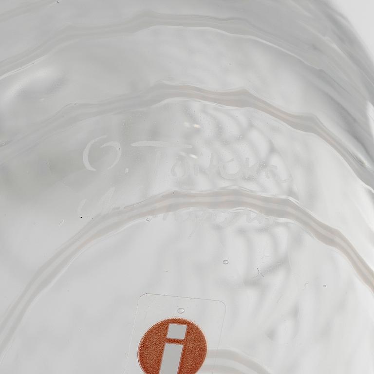 Oiva Toikka, a 'Mediator dove' glass bird, signed O. Toikka Nuutajärvi.