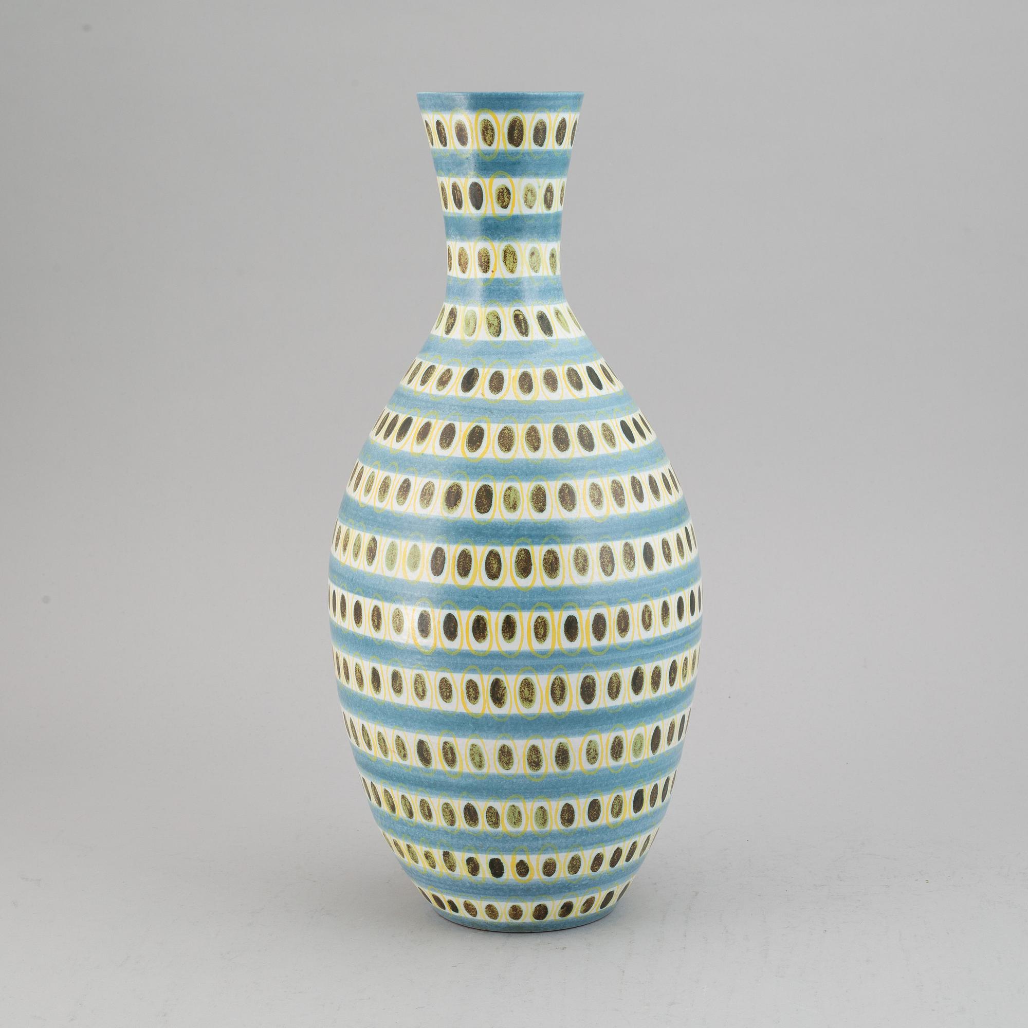 Stig Lindberg, a faiance vase. Gustavsberg.