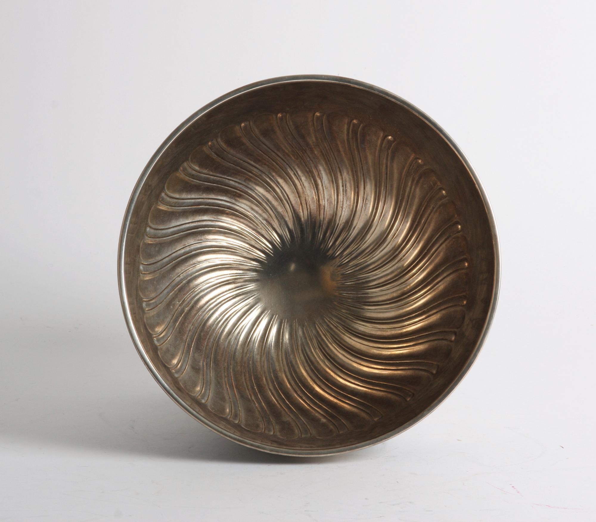 SKÅL PÅ FOT, silver, CG Hallberg 1902.
