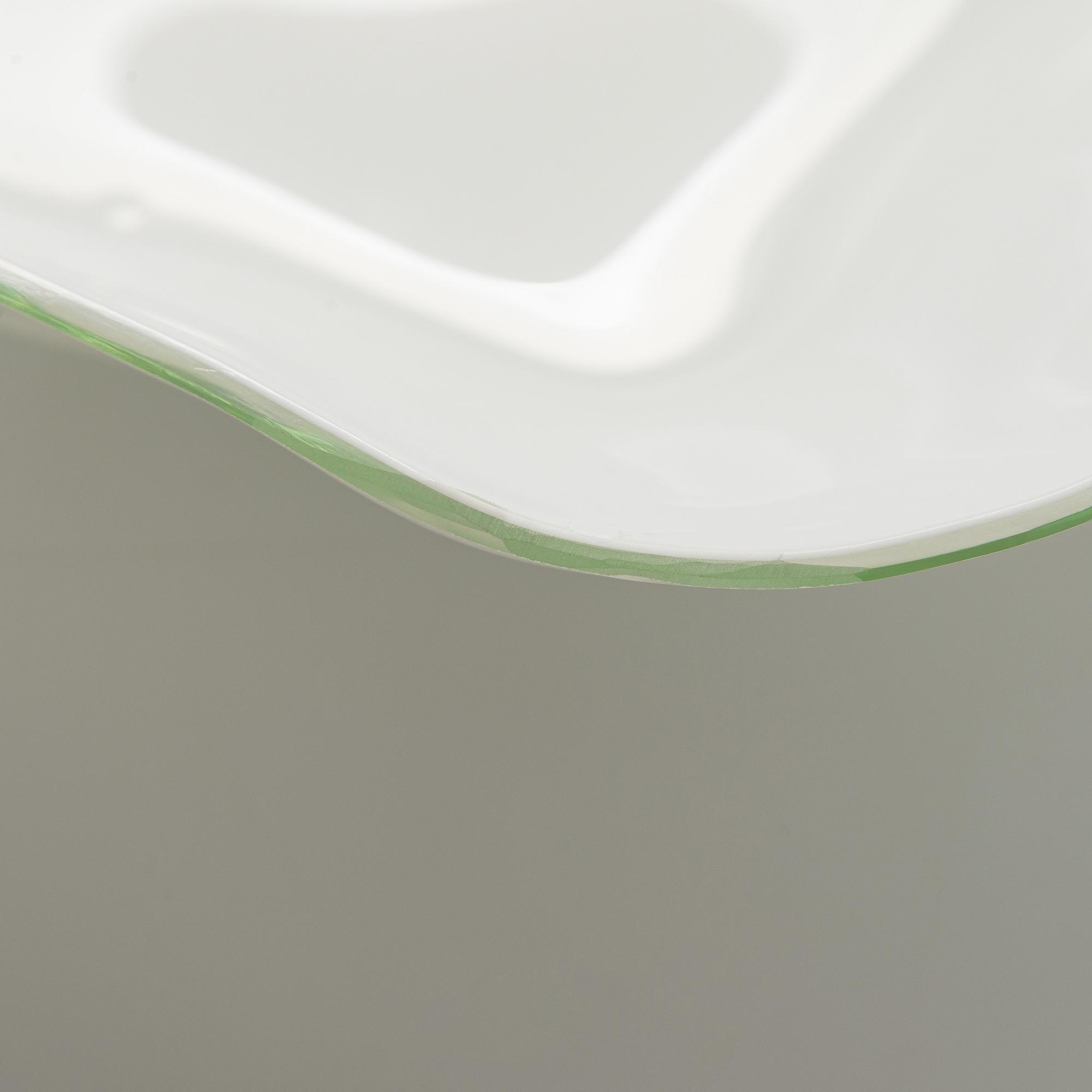 Alvar Aalto, 1 osa lasiveistoksesta, ”Aallon-kukka” 9767C, signeerattu Alvar Aalto Karhula.