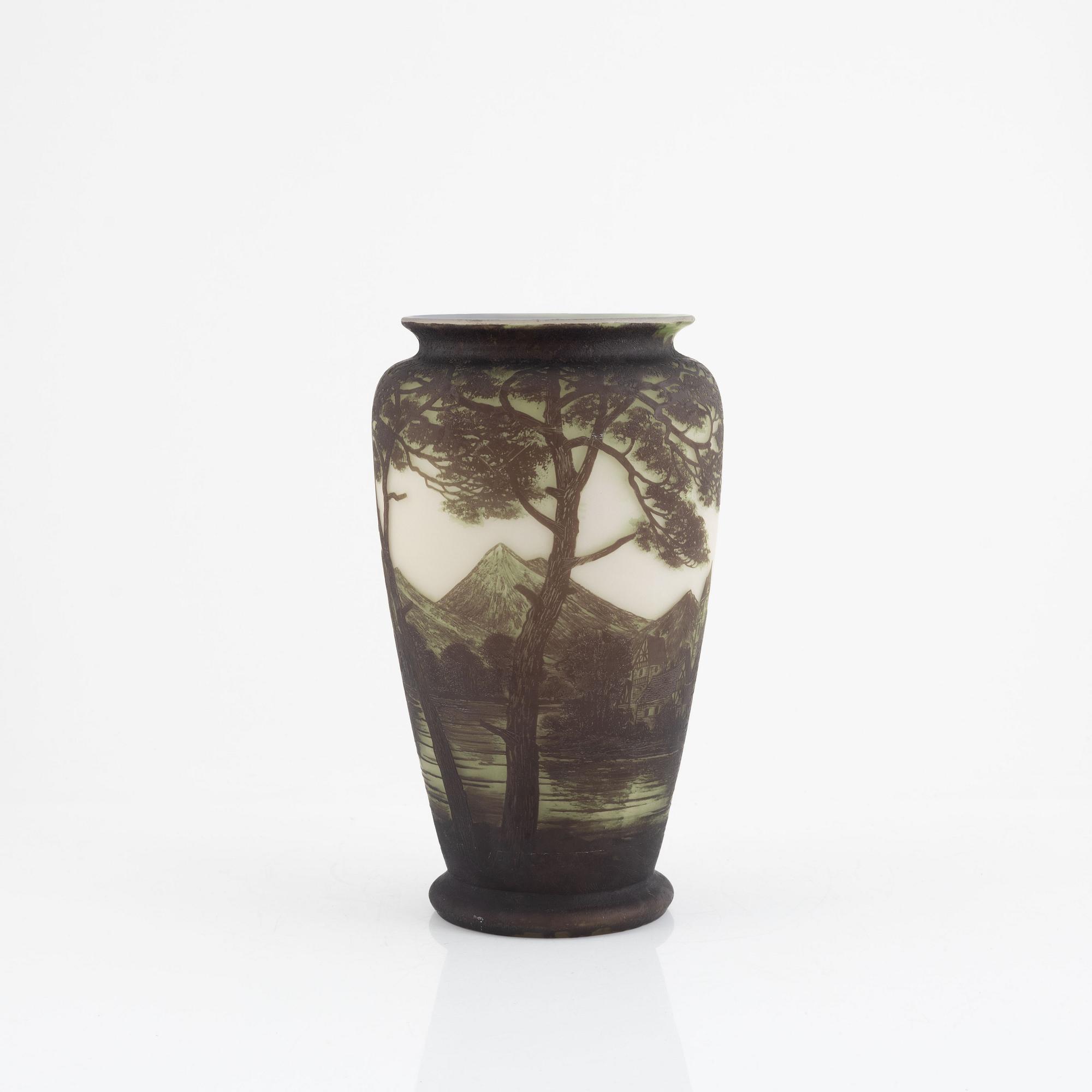 Vas, glas, signerad Richard, 1900-tal.