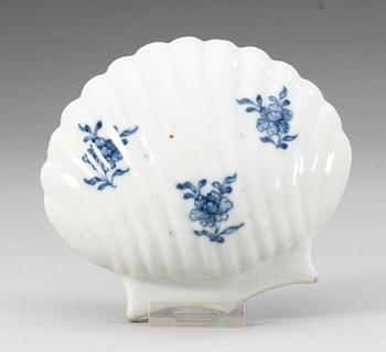 SMÖRSNÄCKA, porslin. Qing dynastin. Qianlong (1736-95).