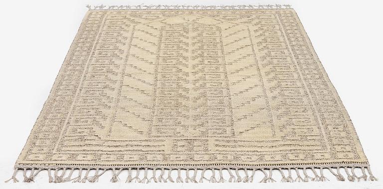 Märta Måås-Fjetterström, a 'Vita spetsporten' carpet, knotted pile in relief, c. 225 x 136 cm. signed AB MMF.