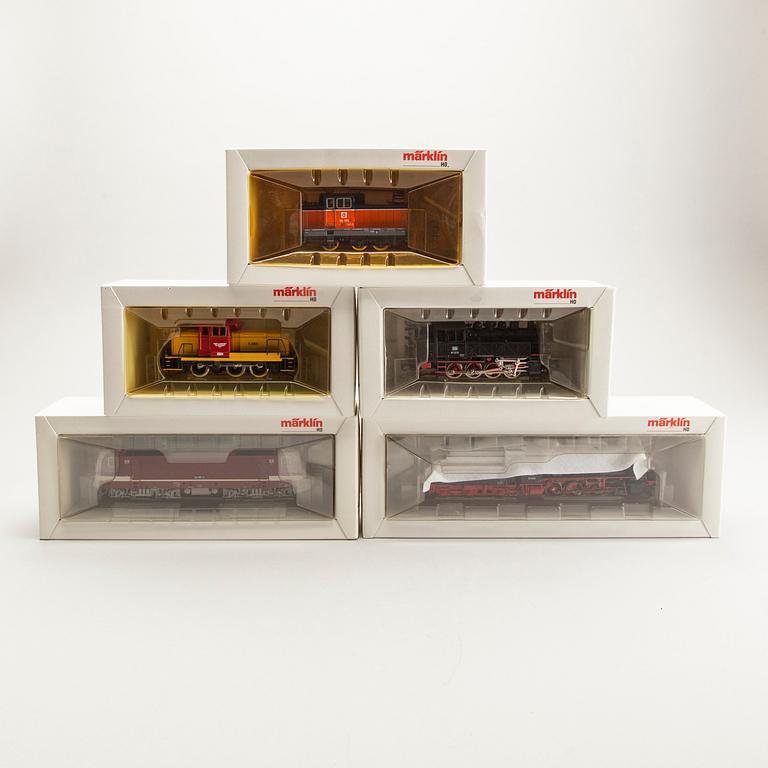 5 Märklin locomotives.