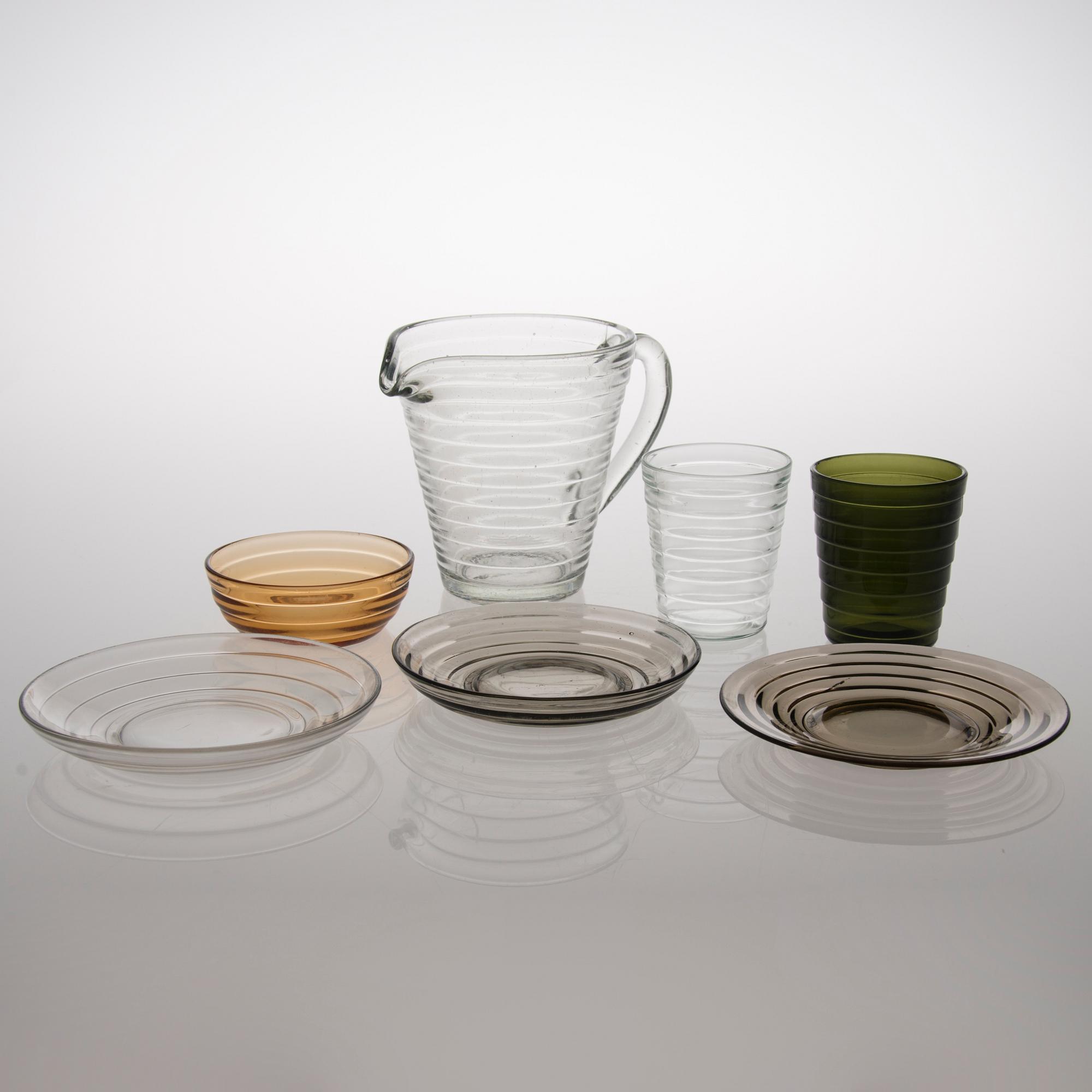 Pitcher, glasses, 8 pcs, plates 12 pcs and a bowl, 'Bölgeblick', Mid-20th Century .