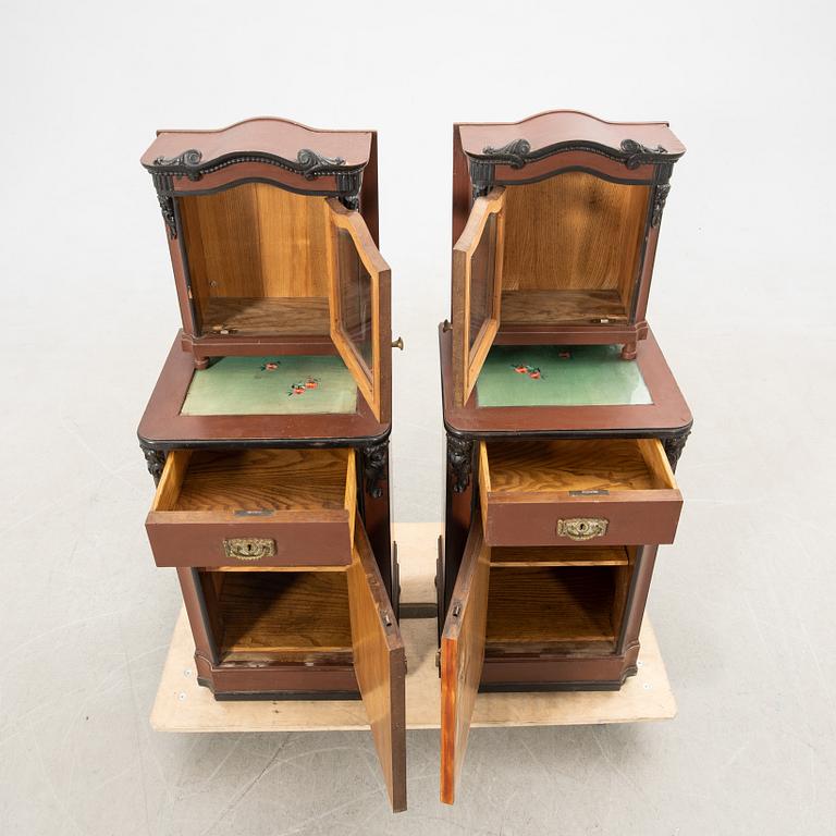 Sängbord ett par Nyrenässans omkring 1900.